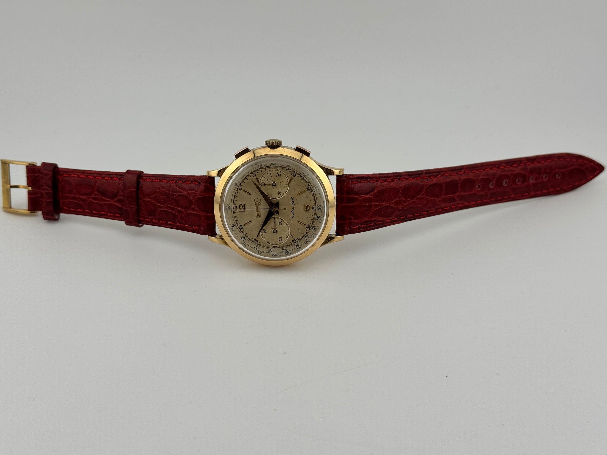 Eberhard & Co. Extra-Fort
Chronographe Calibre 16000 Yellow Gold Case