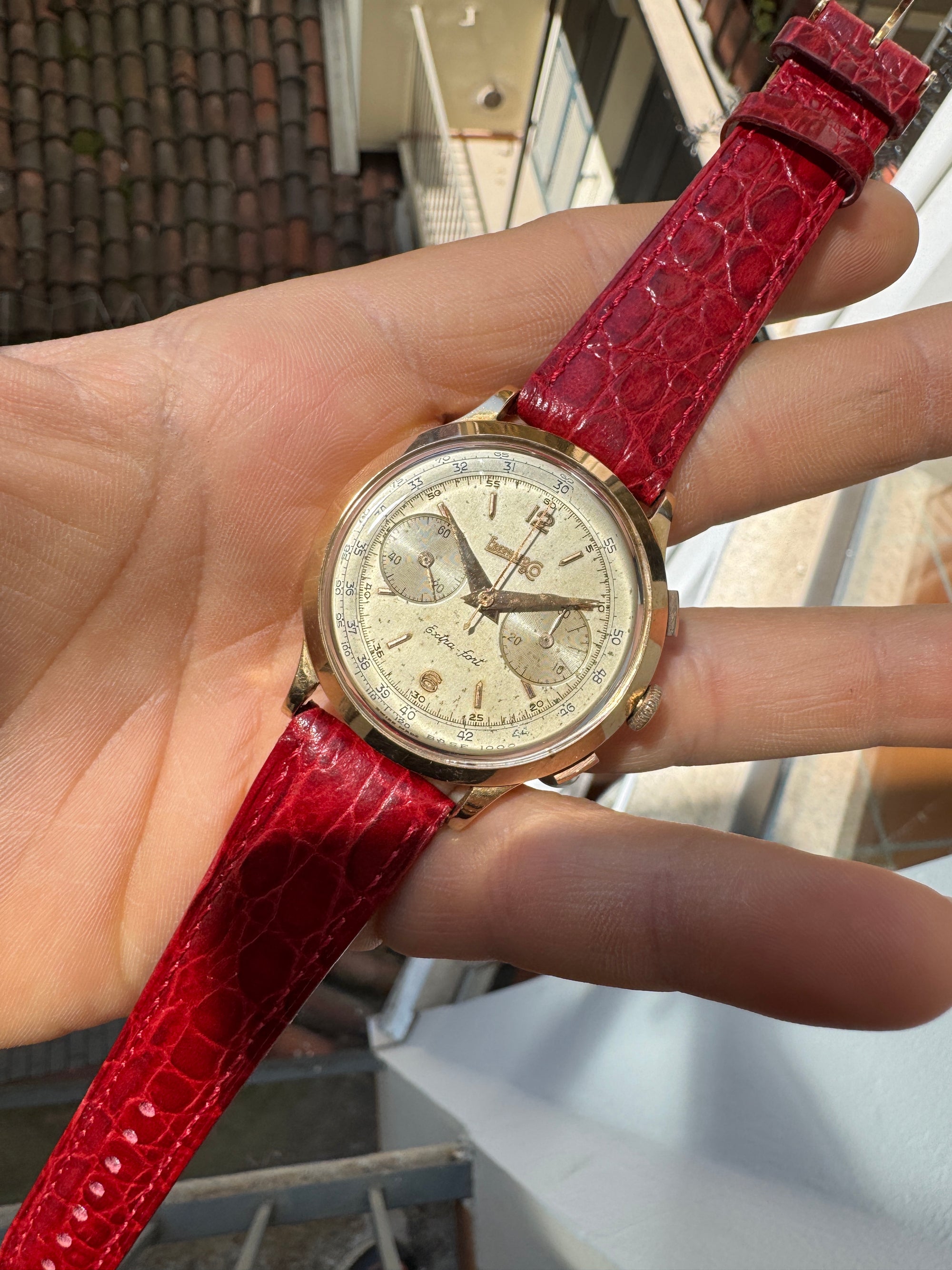 Eberhard & Co. Extra-Fort
Chronographe Calibre 16000 Yellow Gold Case