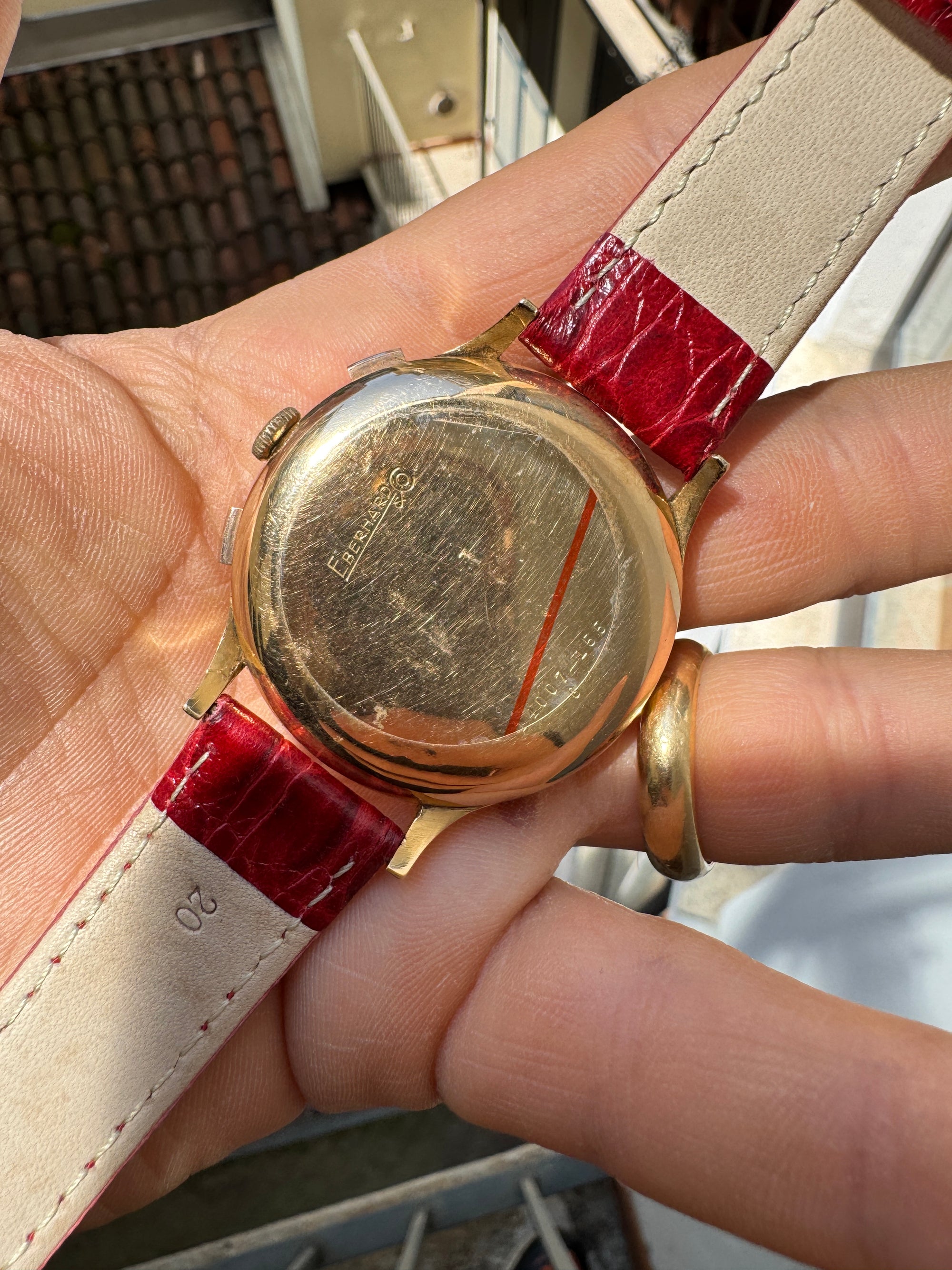 Eberhard & Co. Extra-Fort
Chronographe Calibre 16000 Yellow Gold Case