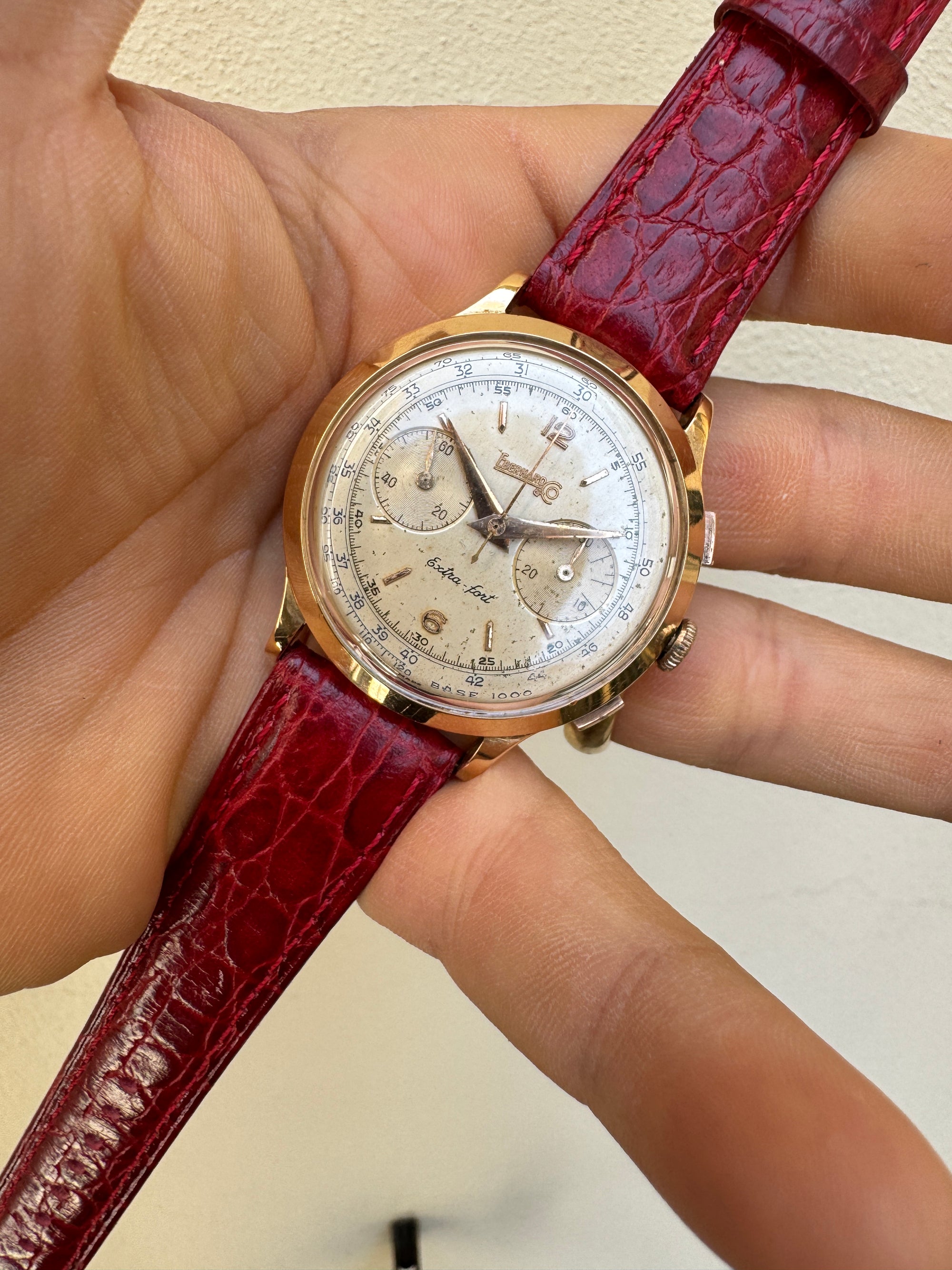 Eberhard & Co. Extra-Fort
Chronographe Calibre 16000 Yellow Gold Case